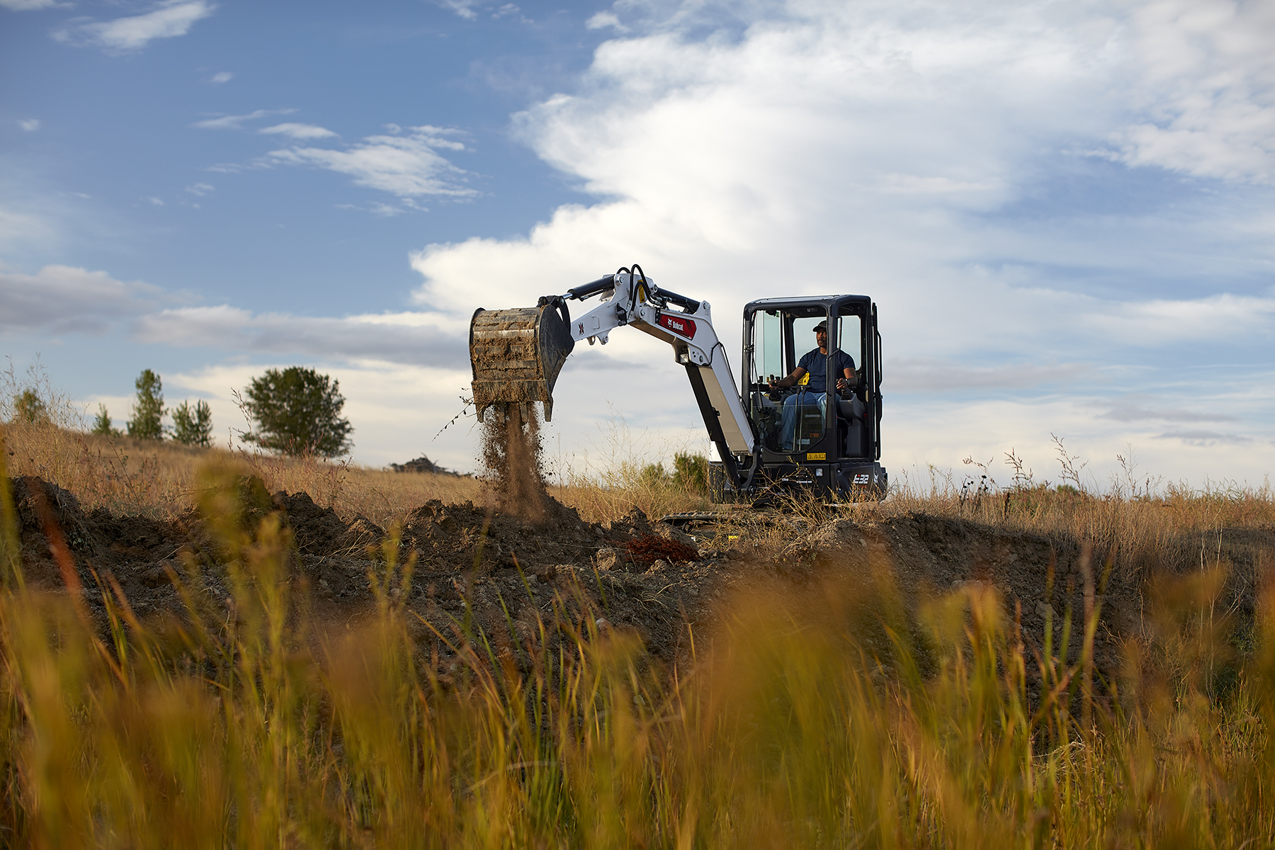 bobcat-e32-bucket-v2a5593-092921-copy