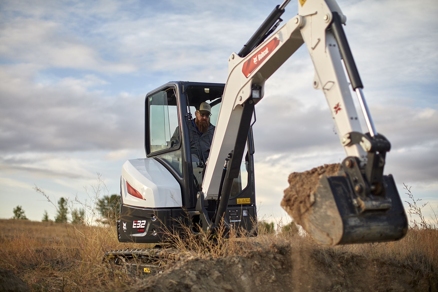 bobcat-e32-bucket-v2a5725-092921-copy