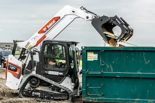 bobcat-t64-industrial-grapple-05a1550-19e3-fc-544x362